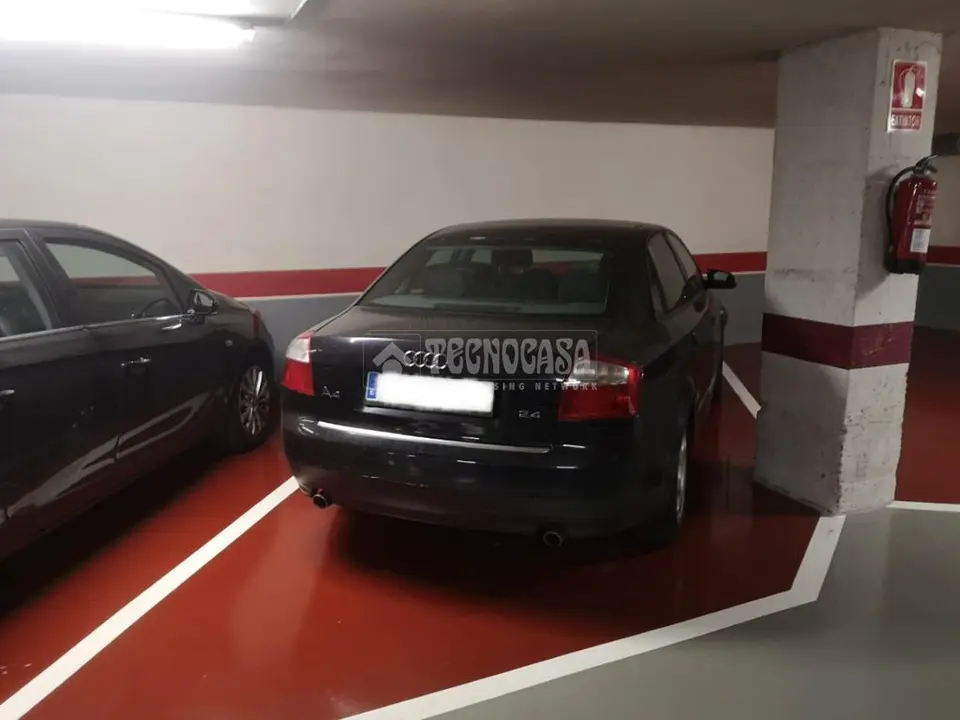 Box/plaza de garaje en venta en Horta Guinardó en El Guinardó en Barcelona
