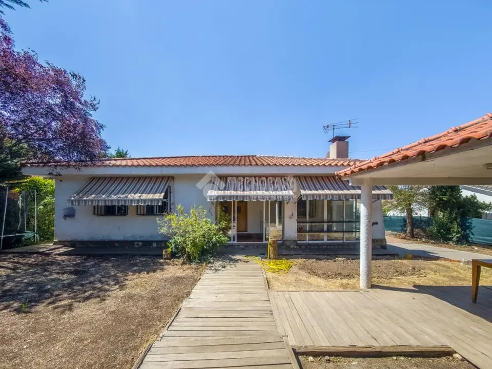 Casa en venta en Rotonda Tarifa en Villar Del Olmo