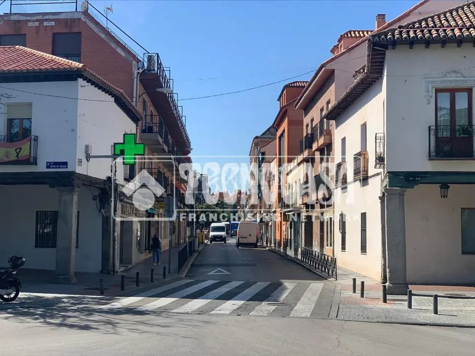 Local comercial en alquiler en Calle San Estanislao en Barajas en Madrid