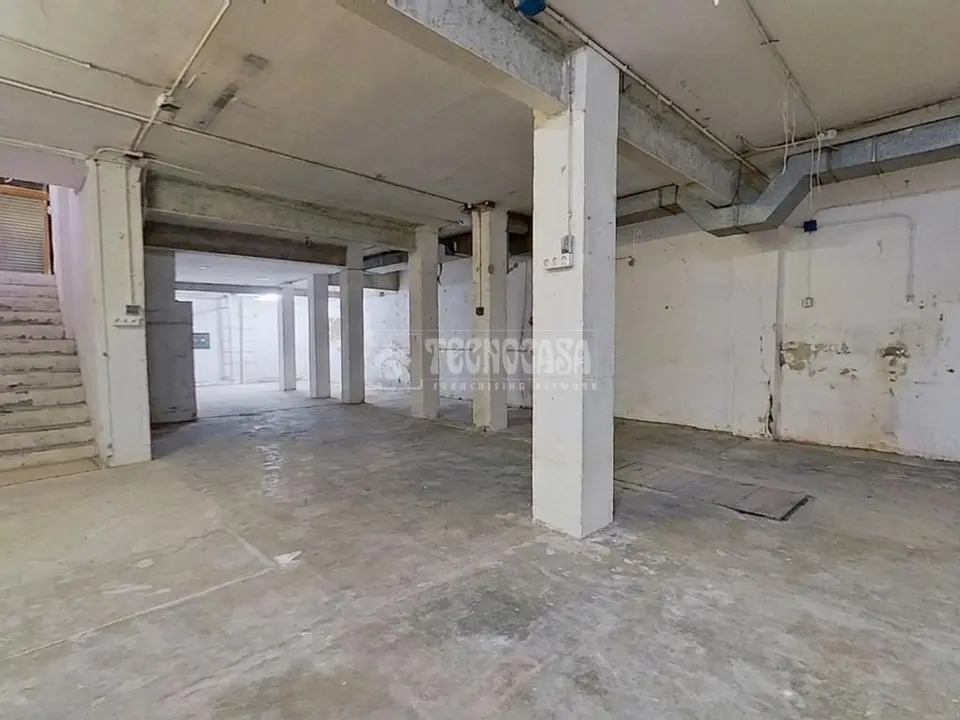 Local comercial en venta en Horta Guinardó en El Carmel en Barcelona