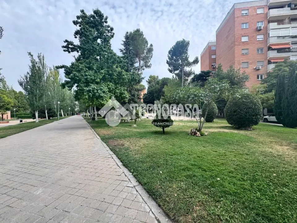 Piso en venta en Barajas en Alameda De Osuna en Madrid