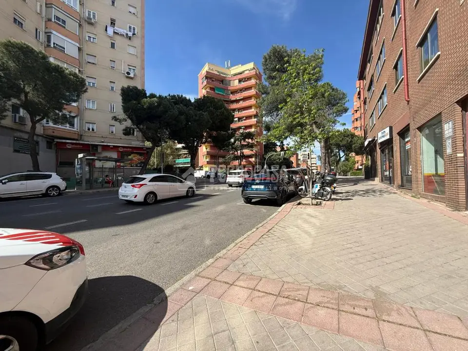 Local comercial en alquiler en Hortaleza en Pinar Del Rey en Madrid
