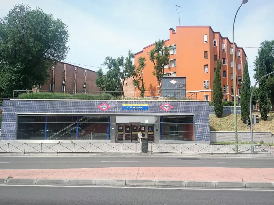 Piso en venta en Usera en Almendrales - Pradolongo en Madrid