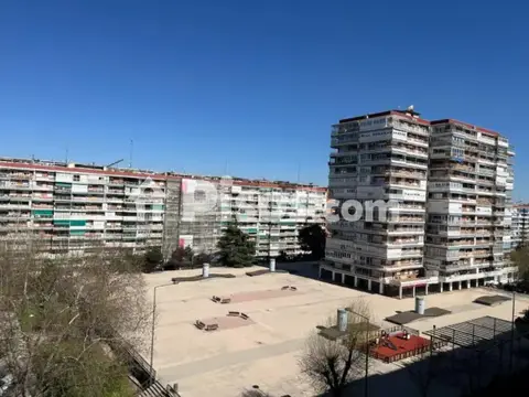 Piso en Valderas-Los Castillos-Parque Lisboa