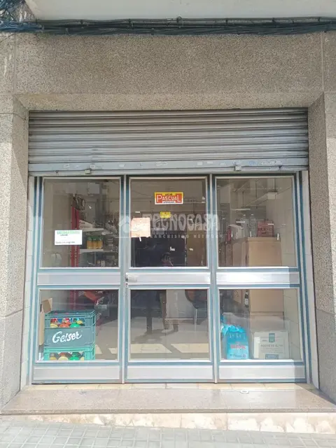 Local comercial en venta en Carrer de Pere Martell en La Salut en Badalona