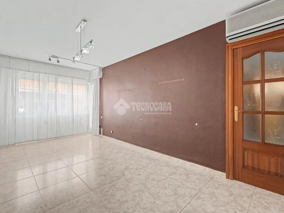 Piso en venta en La Gavarra en Cornellà De Llobregat