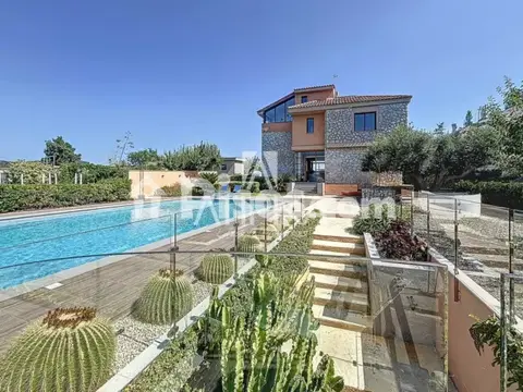 Casa en calle Montmar
