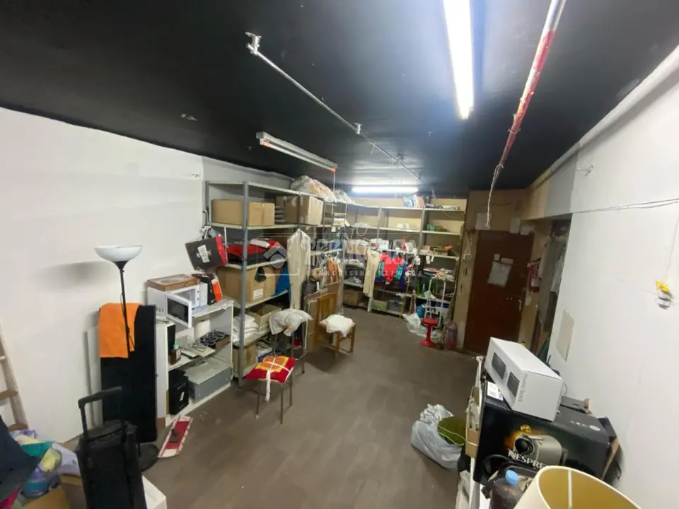 Local comercial en venta en Nou Barris en La Guineueta en Barcelona