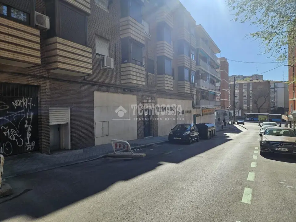 Box/plaza de garaje en alquiler en Ciudad Lineal en Ventas en Madrid