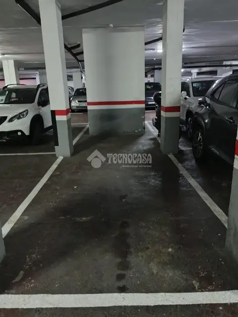 Box/plaza de garaje en venta en Santa Eulàlia en L'Hospitalet De Llobregat