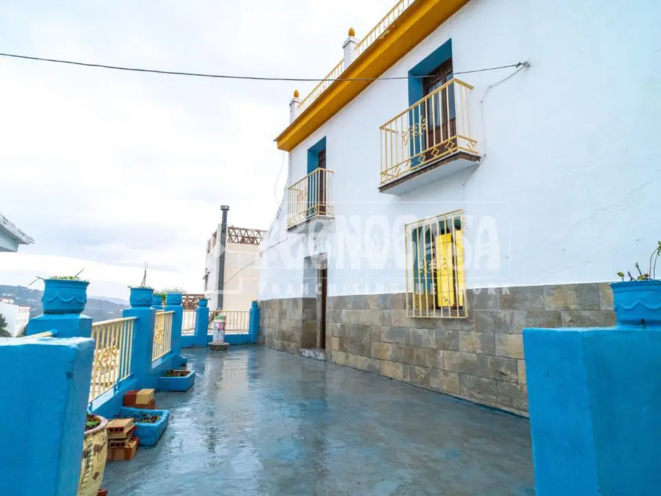 Casa en venta en Almáchar