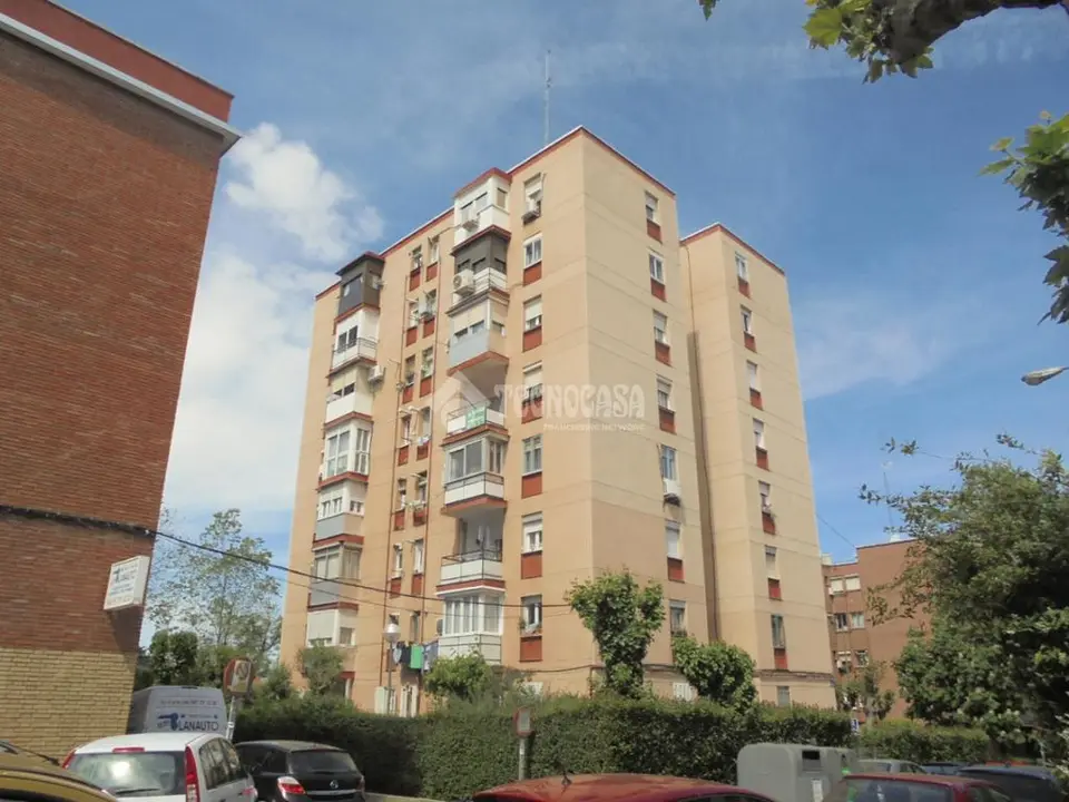 Piso en venta en Calle Sedano en Latina en Madrid