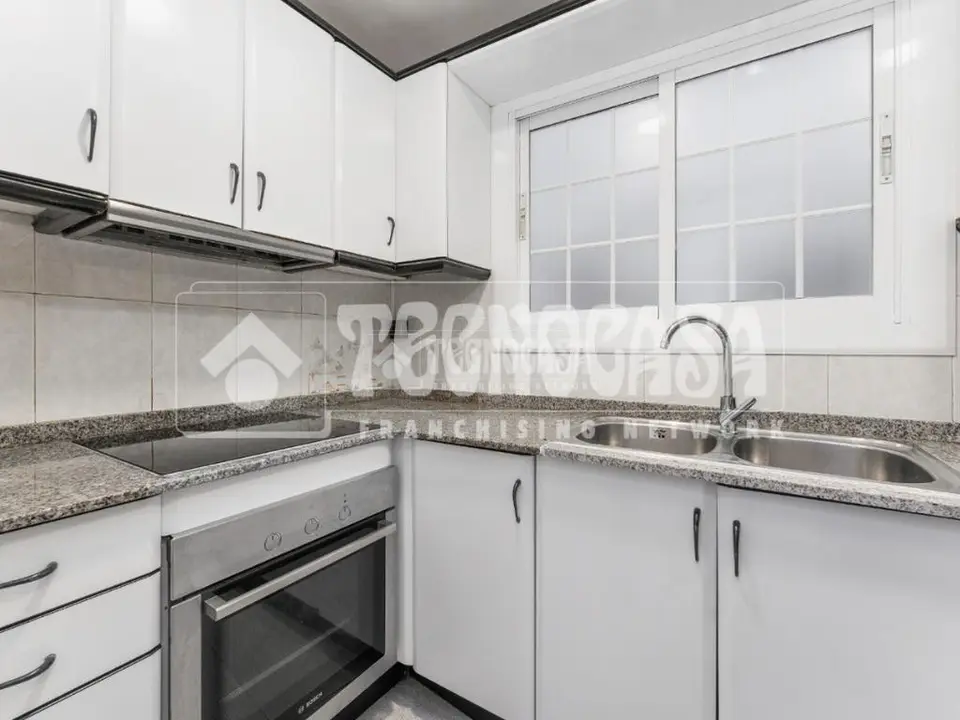Piso en venta en Carrer d'Iscle Soler en El Pedró en Cornellà De Llobregat