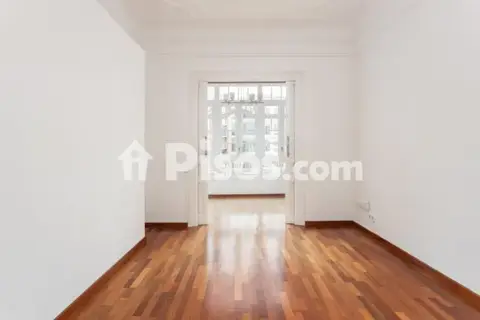 Piso en Carrer del Rosselló