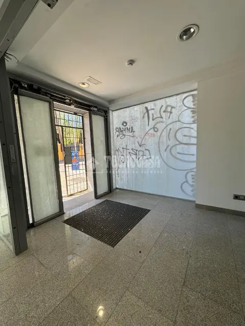 Local comercial en alquiler en Calle Velayos en Moncloa - Aravaca en Madrid
