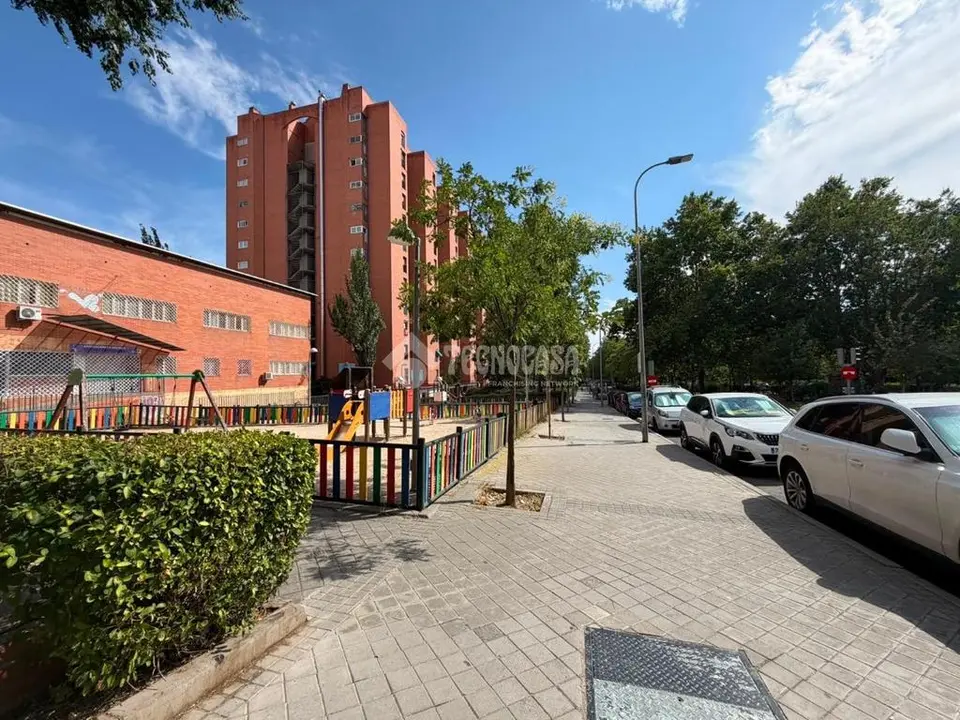Piso en venta en Puente De Vallecas en Palomeras - Portazgo en Madrid