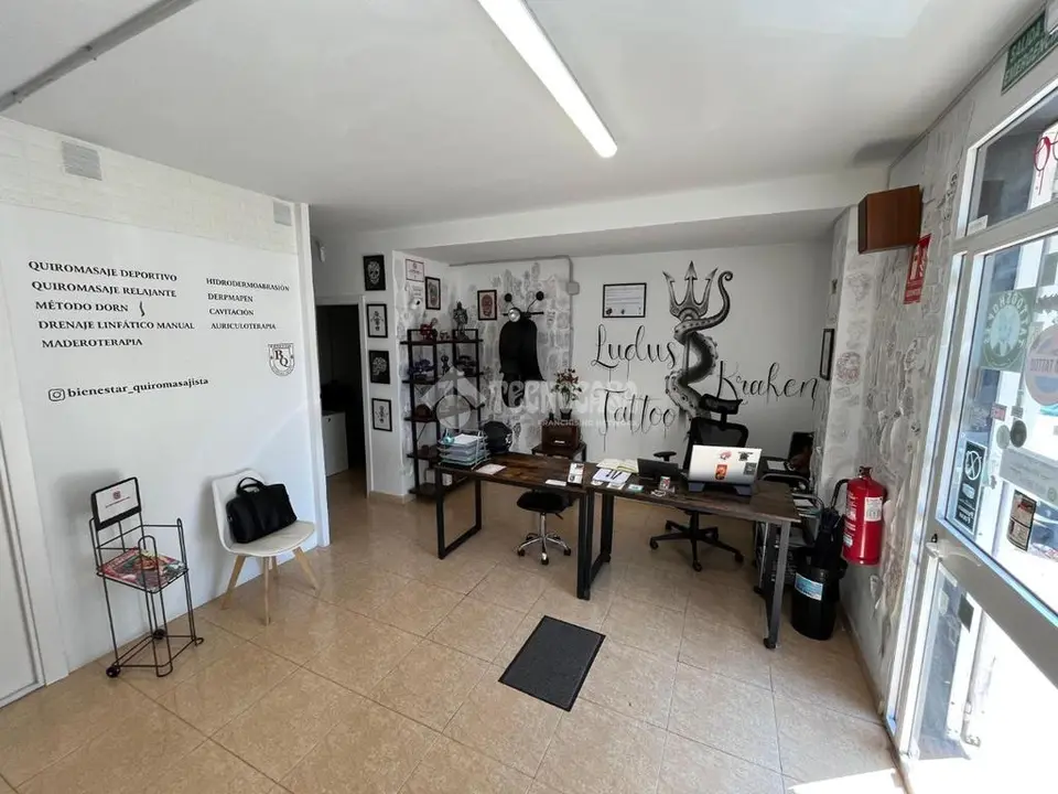 Local comercial en venta en C. San Juan Bosco en Estepona