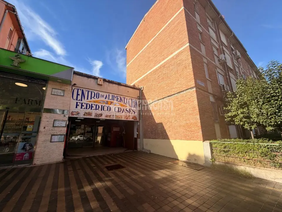 Local comercial en venta en C. de Federico Grases en Carabanchel en Madrid