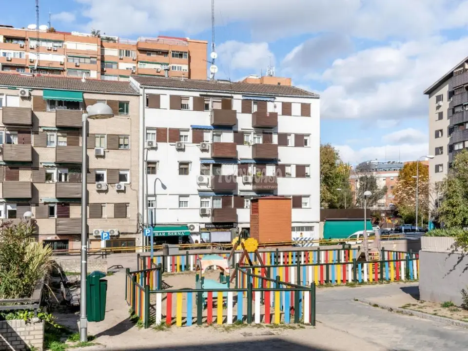Local comercial en venta en Ciudad Lineal en Concepción en Madrid