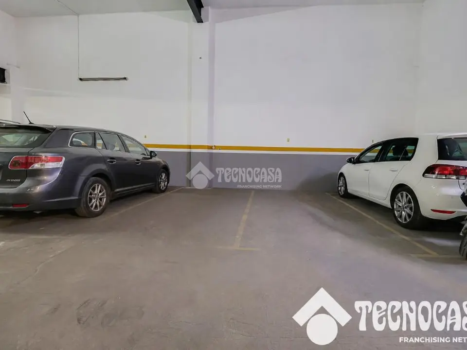 Box/plaza de garaje en venta en Santa Coloma De Gramenet