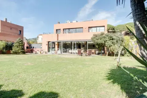 Casa en Escola