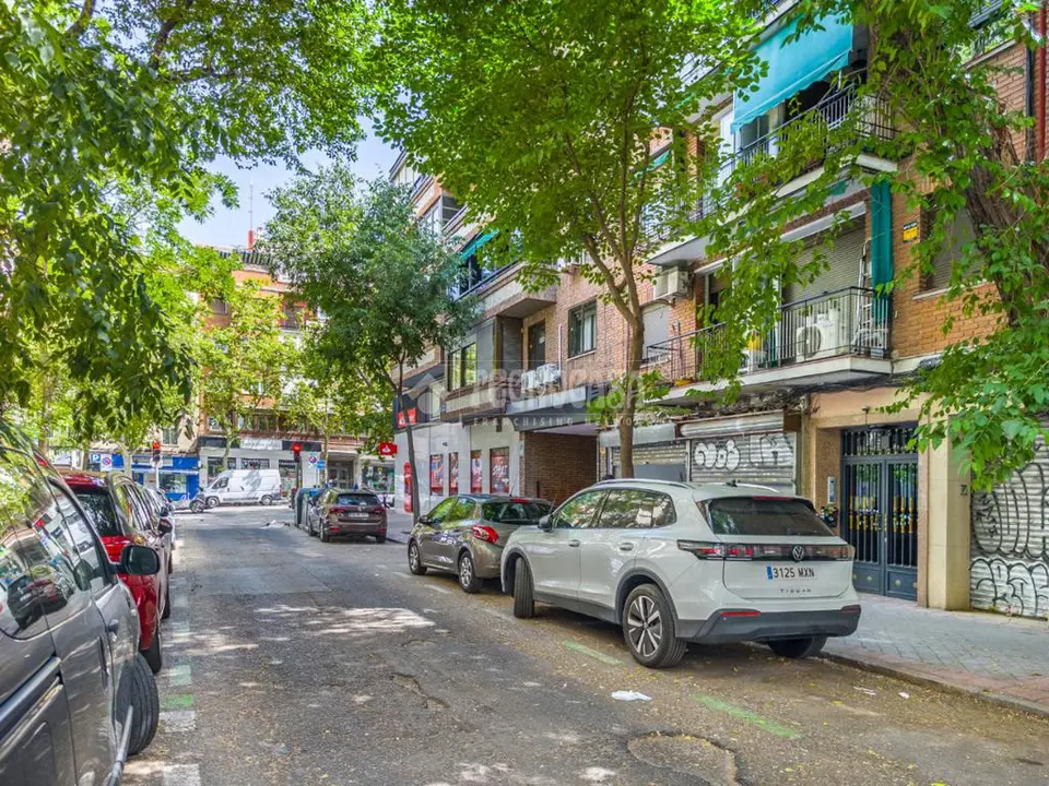 Local comercial en alquiler en Ciudad Lineal en Ventas en Madrid