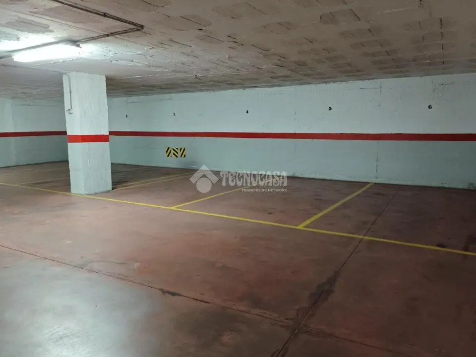 Box/plaza de garaje en venta en C. Brújula en Trinidad - Miraflores - Carlinda en Málaga