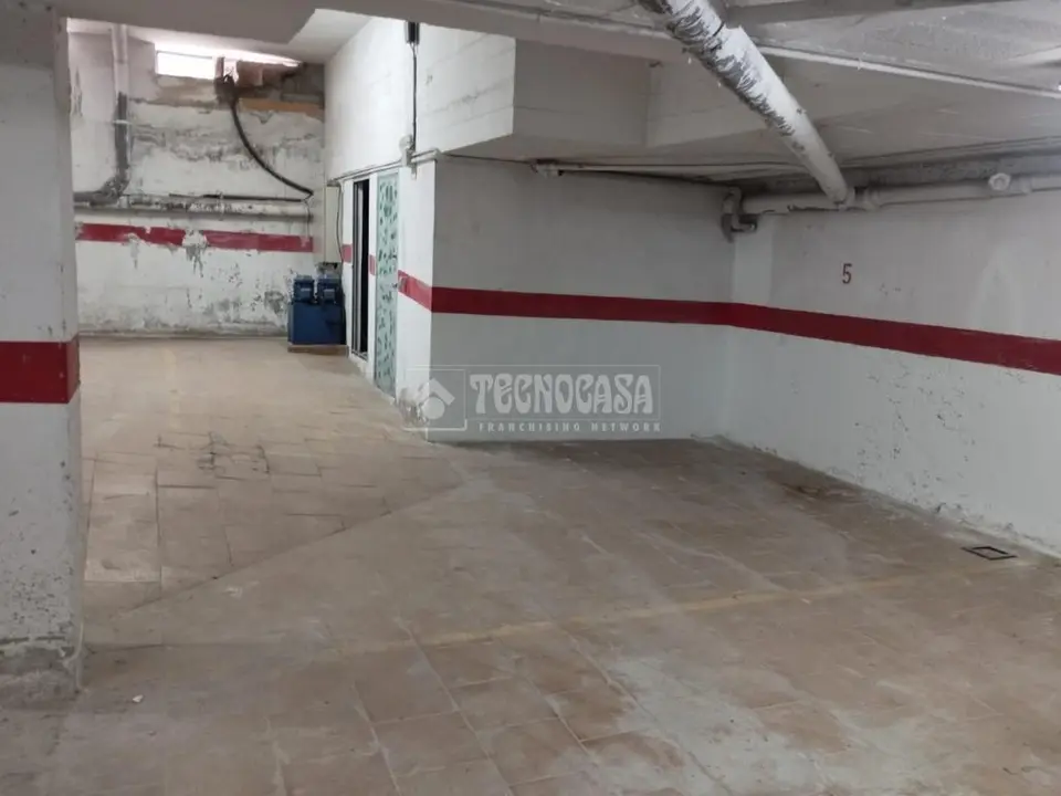 Box/plaza de garaje en venta en Centro en El Molinillo - Capuchinos en Málaga