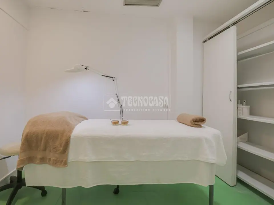 Local comercial en alquiler en Eixample en El Fort Pienc en Barcelona