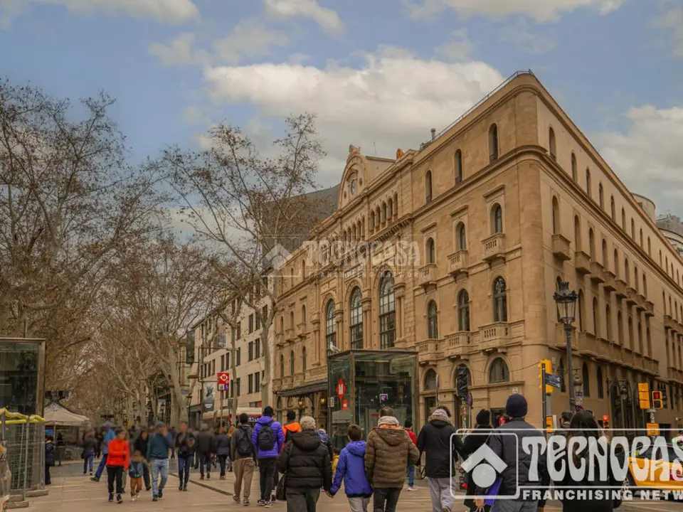 Piso en venta en Ciutat Vella en El Raval en Barcelona