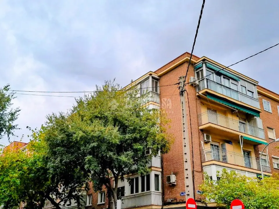 Piso en venta en Ciudad Lineal en Pueblo Nuevo en Madrid