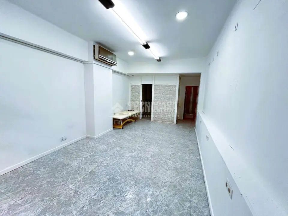 Local comercial en alquiler en Esplugues De Llobregat