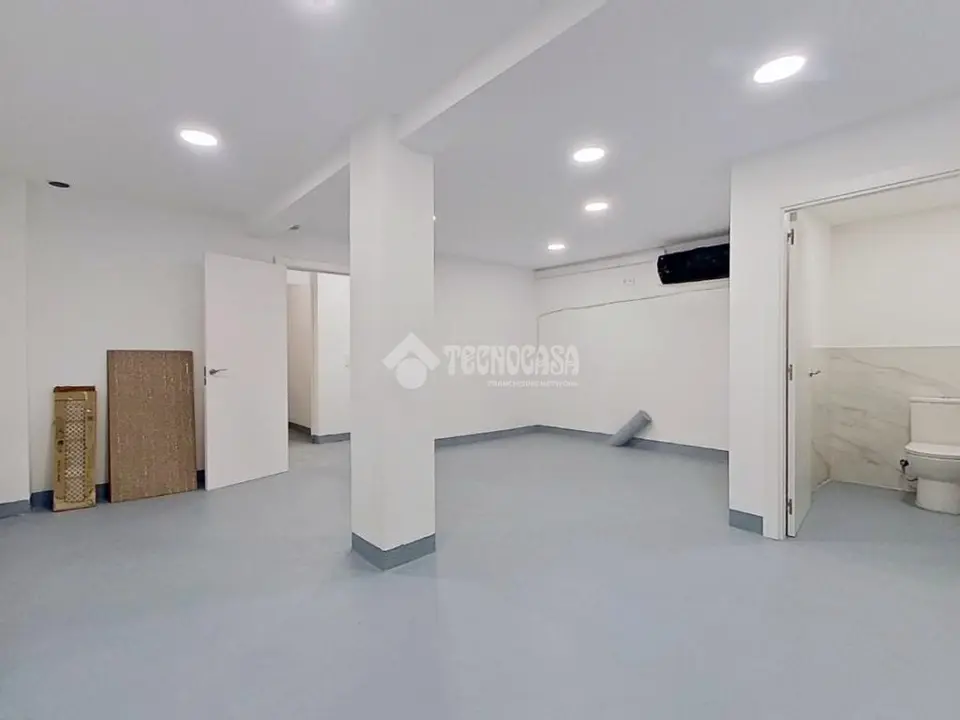 Local comercial en venta en Horta Guinardó en El Carmel en Barcelona