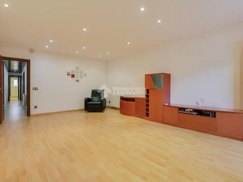 Piso en venta en Carrer d'Enric Prat de la Riba en Centre en L'Hospitalet De Llobregat