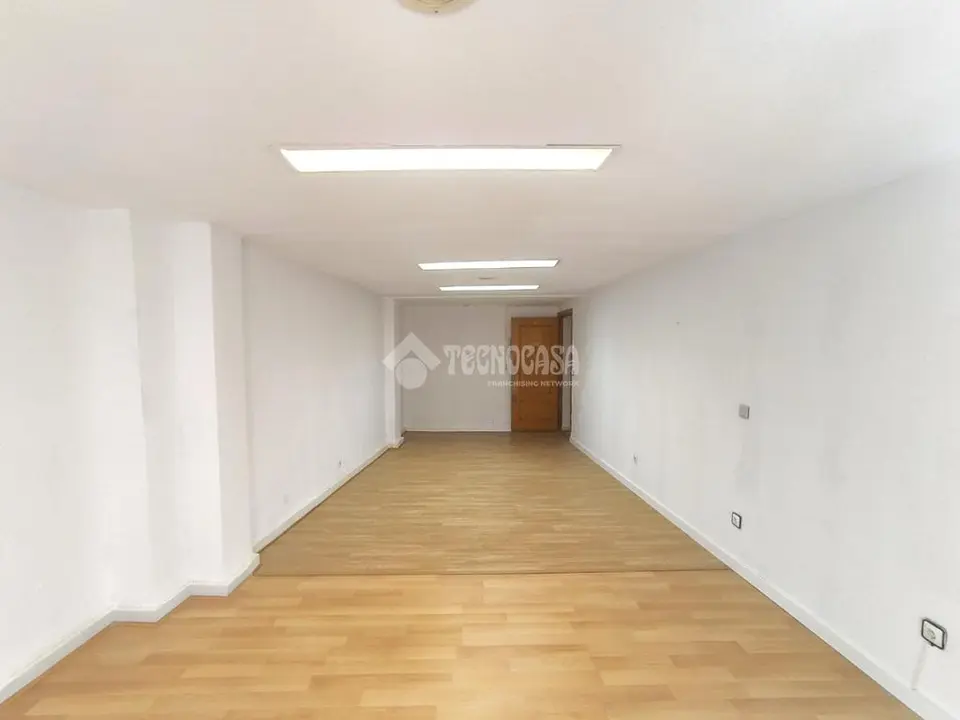 Local comercial en alquiler en Chorrillo - Estación - Ensanche en Alcalá De Henares