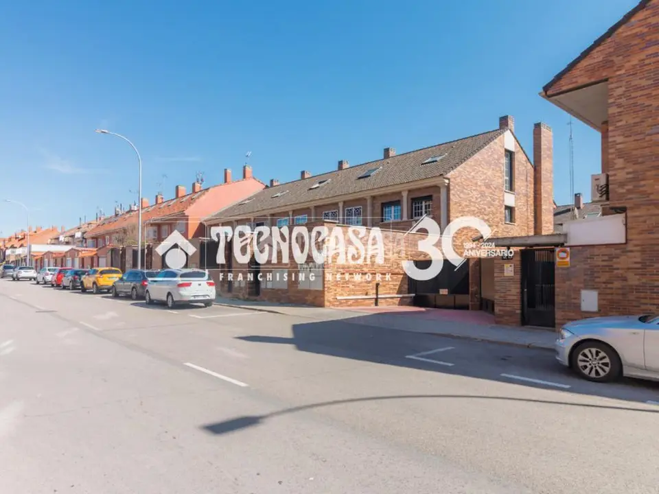 Casa en venta en C. de Suiza en San Blas en Madrid