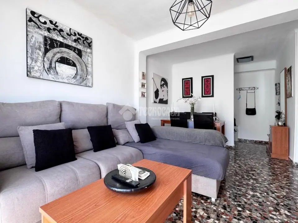 Piso en venta en Calle periodista eduardo leon en Torremolinos