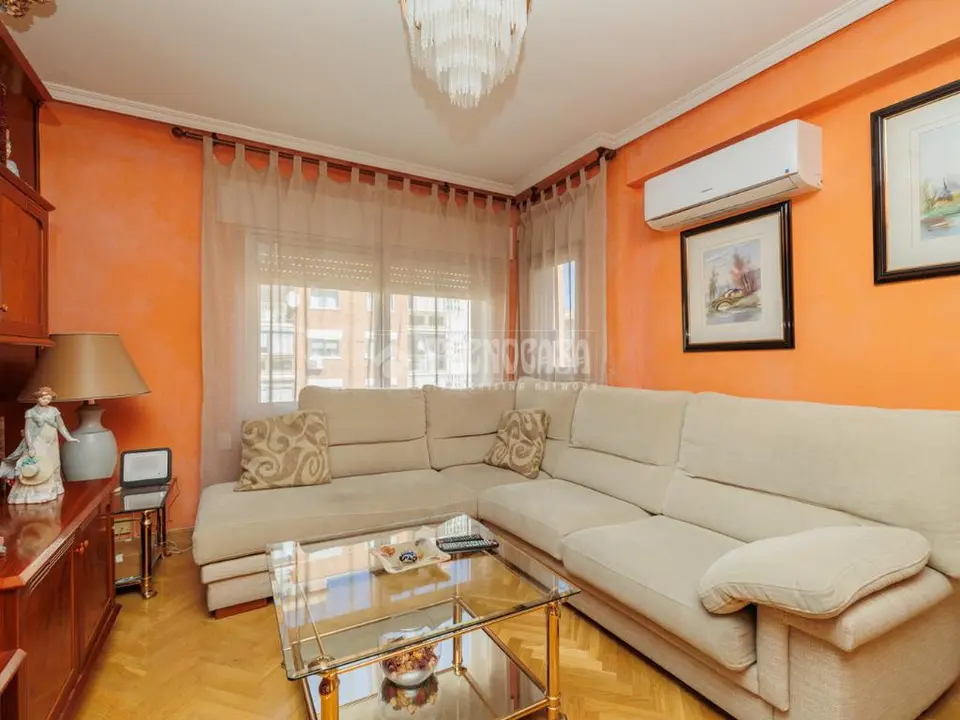 Piso en venta en Ciudad Lineal en Pueblo Nuevo en Madrid