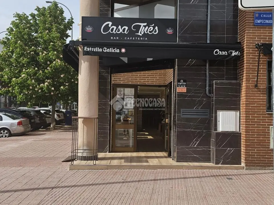 Local comercial en alquiler en Villafontana I - Pau en Móstoles