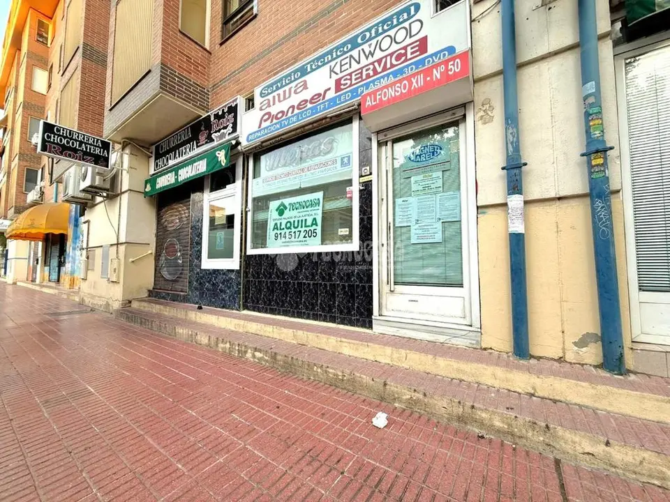 Local comercial en alquiler en Villafontana I - Pau en Móstoles