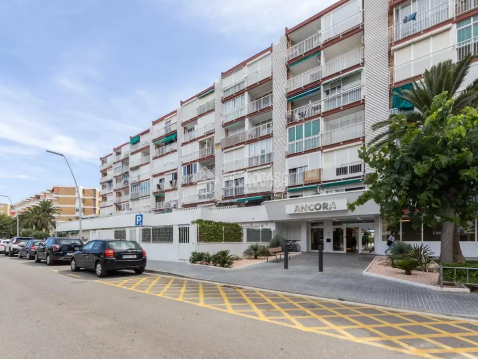 Piso en venta en Calle Joaquin serra en Pineda De Mar